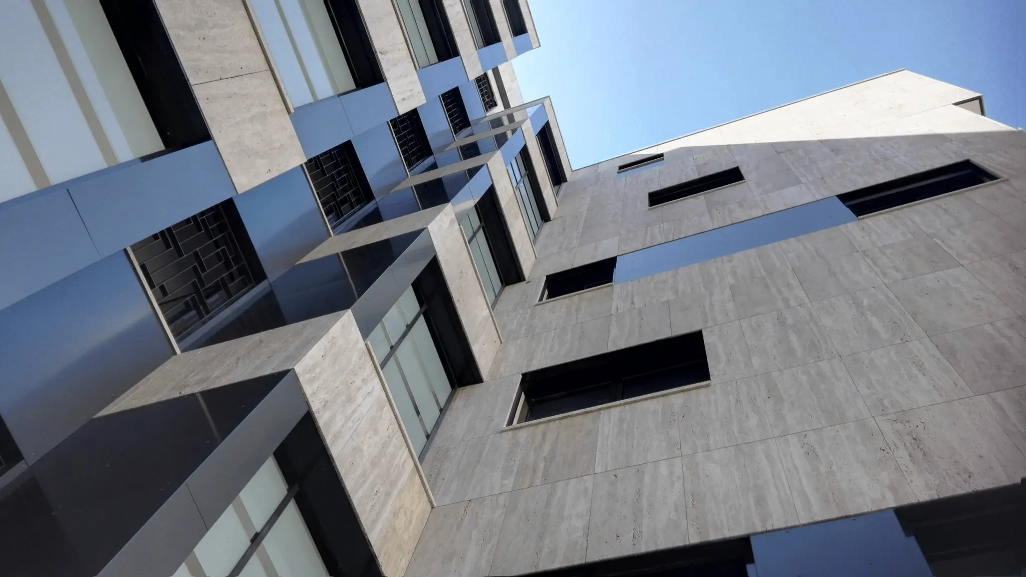 هندسة معمارية حديثة مع رخام تركي مشروع هندسة معمارية حديث مع تركيب رخام تركي - استشارات بناء Go2Stone