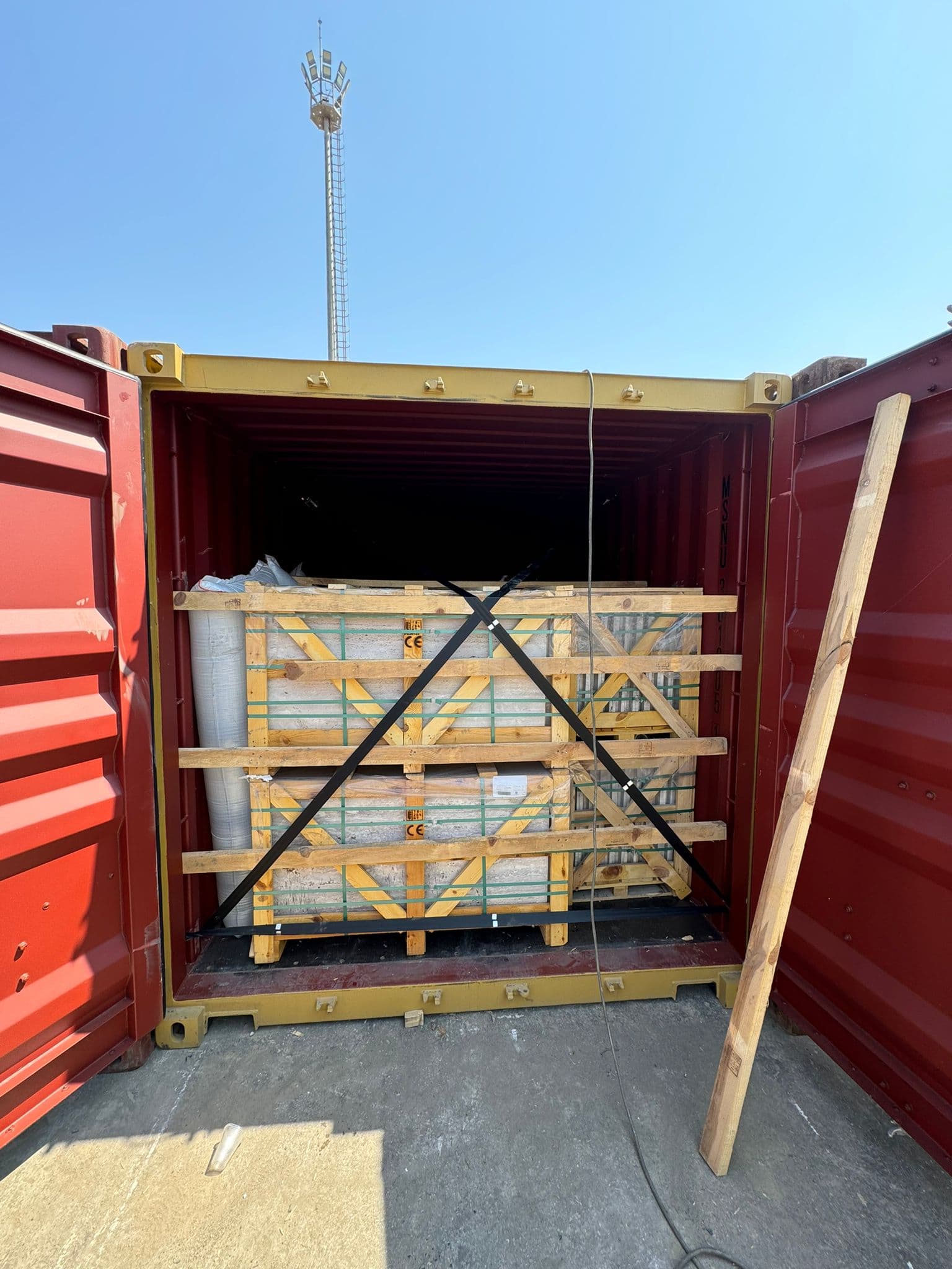 Classic Travertine (Vein-Cut) — Turkish natural stone shipment loaded at Aliağa, TR for Santa Cruz, Bolivia Classic Travertine (Vein-Cut) — Turkish natural stone shipment loaded at Aliağa, TR for Santa Cruz, Bolivia