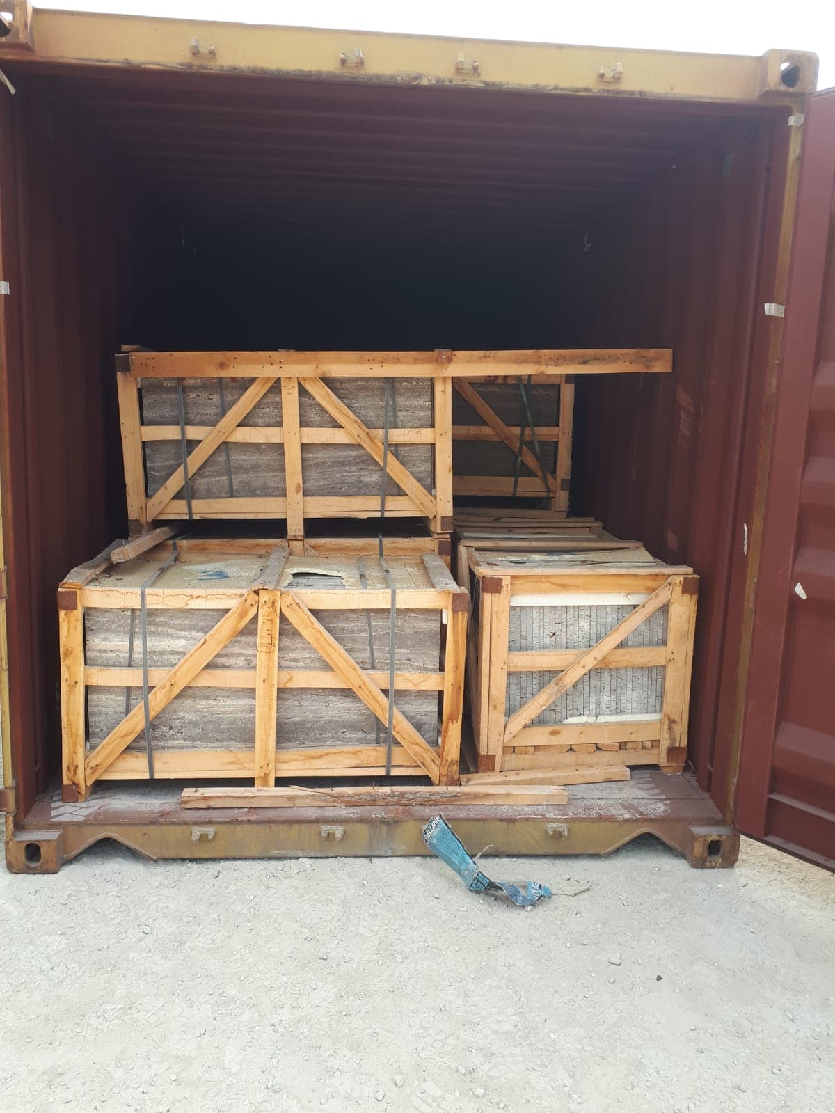 Silver Travertine (Vein-Cut) — Turkish natural stone shipment loaded at Mersin, TR for Buenos Aires, AR (ARBUE) Silver Travertine (Vein-Cut) — Turkish natural stone shipment loaded at Mersin, TR for Buenos Aires, AR (ARBUE)