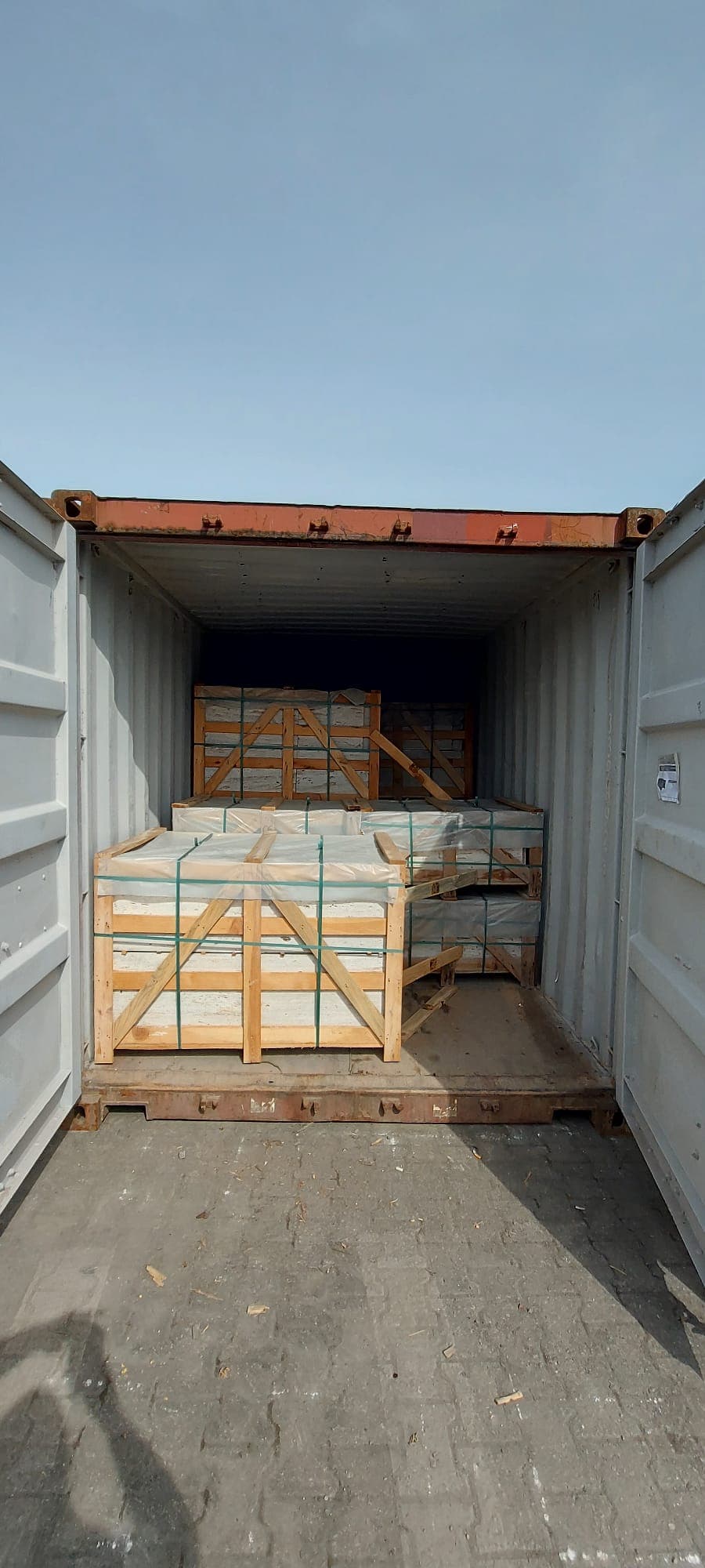 Classic Travertine — Turkish natural stone shipment loaded at Aliaga, TR (TRALI) for Tanger Med, MA (MAPTM) Classic Travertine — Turkish natural stone shipment loaded at Aliaga, TR (TRALI) for Tanger Med, MA (MAPTM)