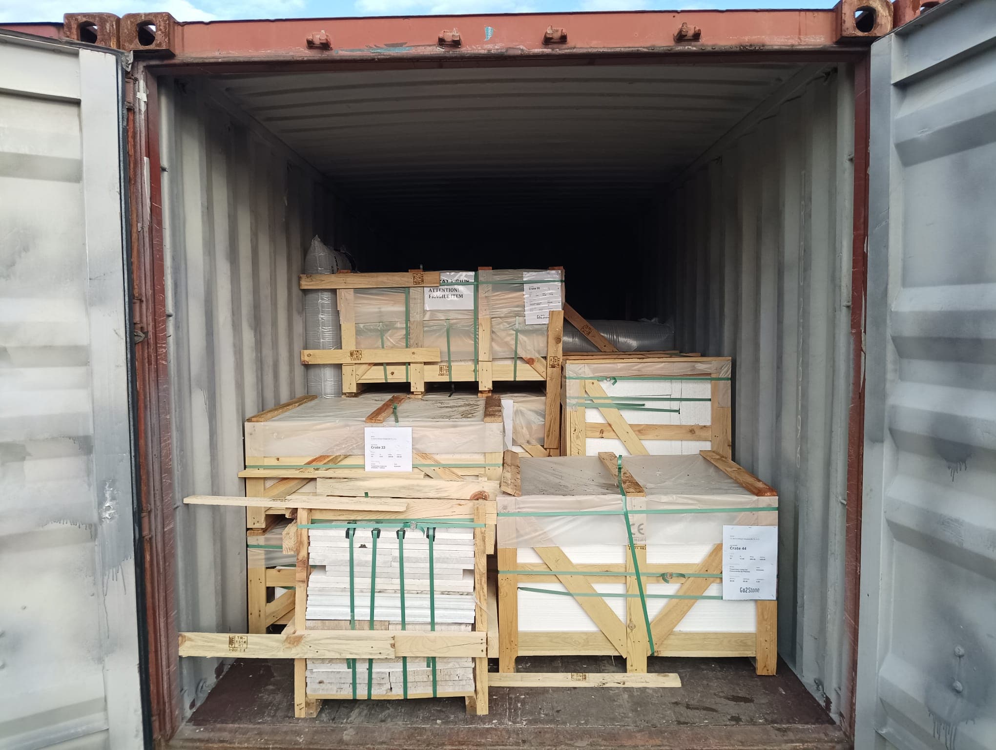 Travertine (Travertino CC + Travertino VC) — Turkish natural stone shipment loaded at Aliağa, TR (TRALI) for Sotogrande, San Roque, Cádiz, Spain Travertine (Travertino CC + Travertino VC) — Turkish natural stone shipment loaded at Aliağa, TR (TRALI) for Sotogrande, San Roque, Cádiz, Spain